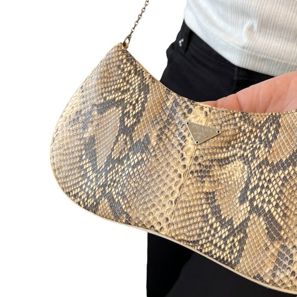 PRADA Vintage Logo Mini Shoulder Bag Pochette Cream Silver Leather [103692] - Picture 3 of 11